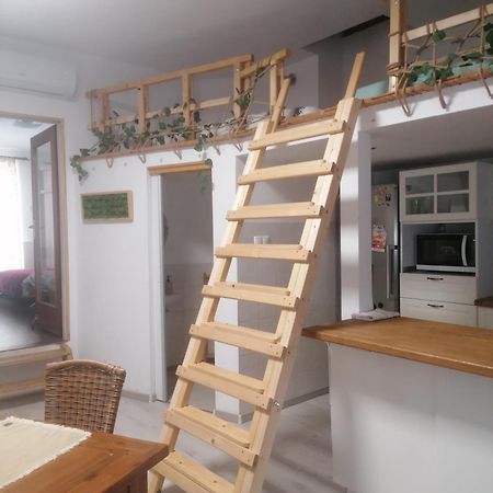 Ujkapu Sunshine Apartments 杰尔 外观 照片