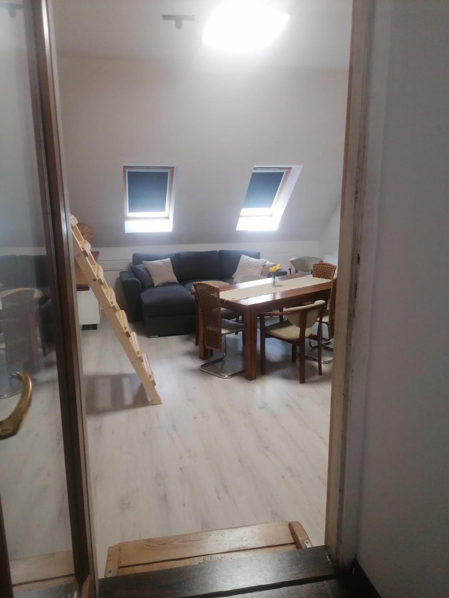 Ujkapu Sunshine Apartments 杰尔 外观 照片