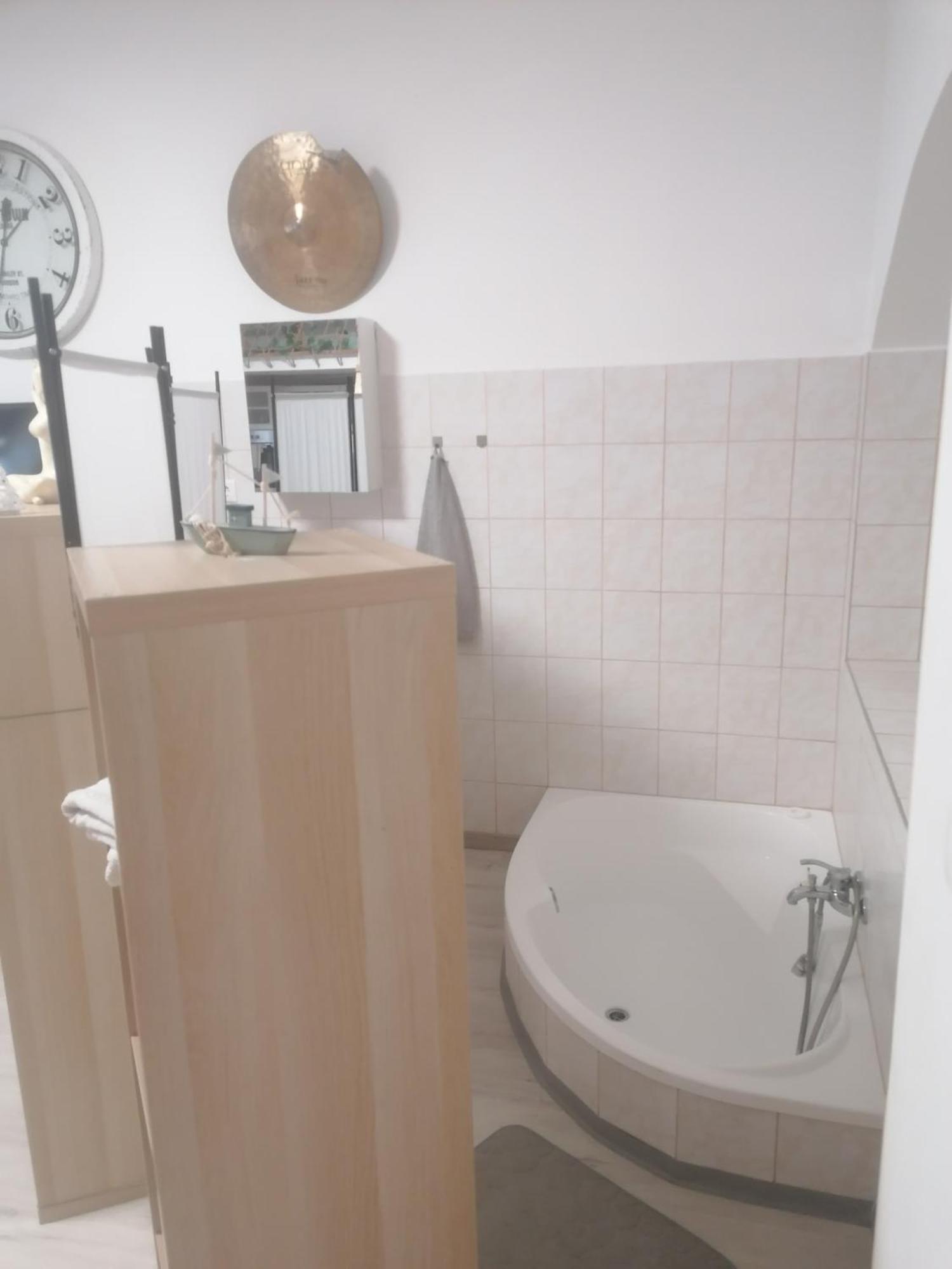 Ujkapu Sunshine Apartments 杰尔 外观 照片